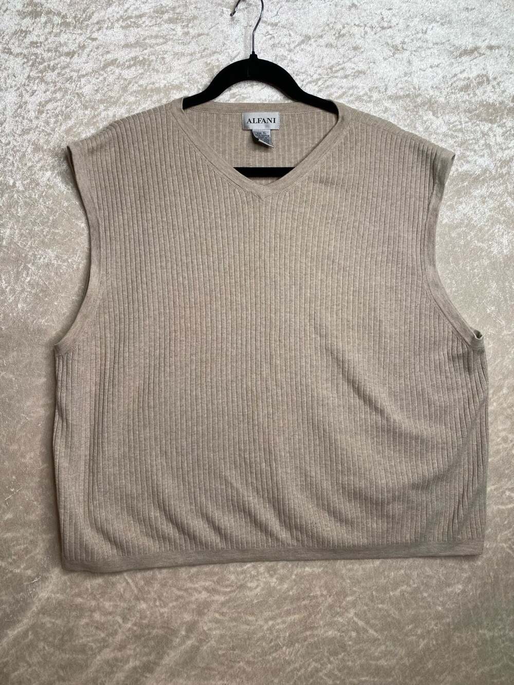 Alfani V-Neck Sweater Vest Size XL Beige Ribbed Cotton